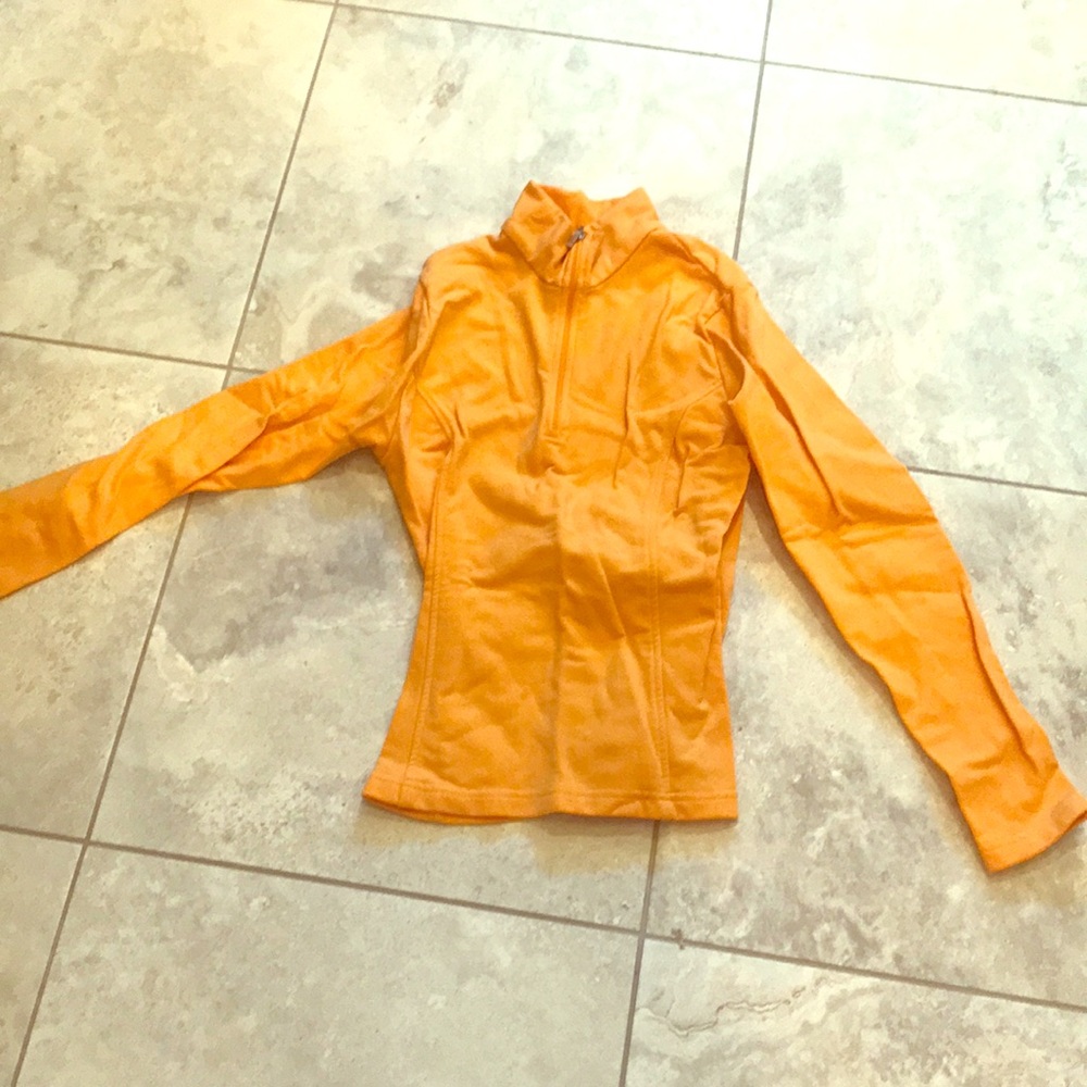 Marker fleece lined pullover.
